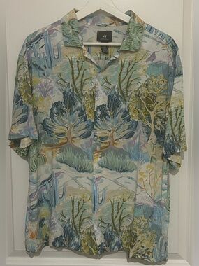 H&M Men’s Short Sleeve Button Down Shirt Colorful Desert Landscape Size M